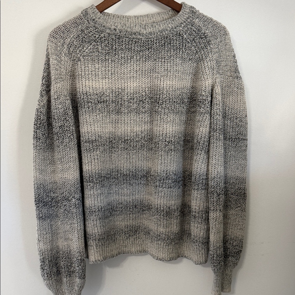 a.n.a Women's Gray and Cream Crewneck Sweater